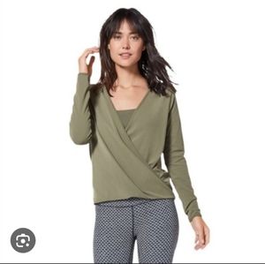 Lululemon, size 4, olive green shirt